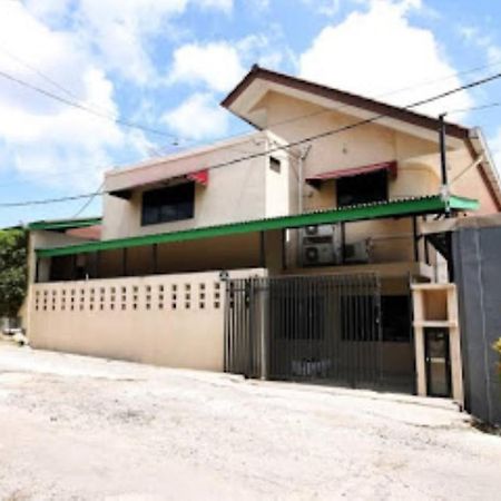 Safina Inn Syariah Sekupang Batam Bagian luar foto