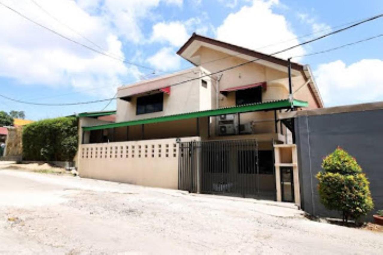 Safina Inn Syariah Sekupang Batam Bagian luar foto