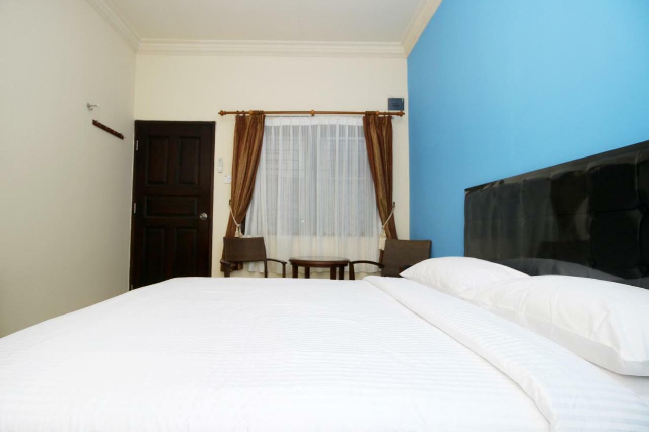 Safina Inn Syariah Sekupang Batam Bagian luar foto