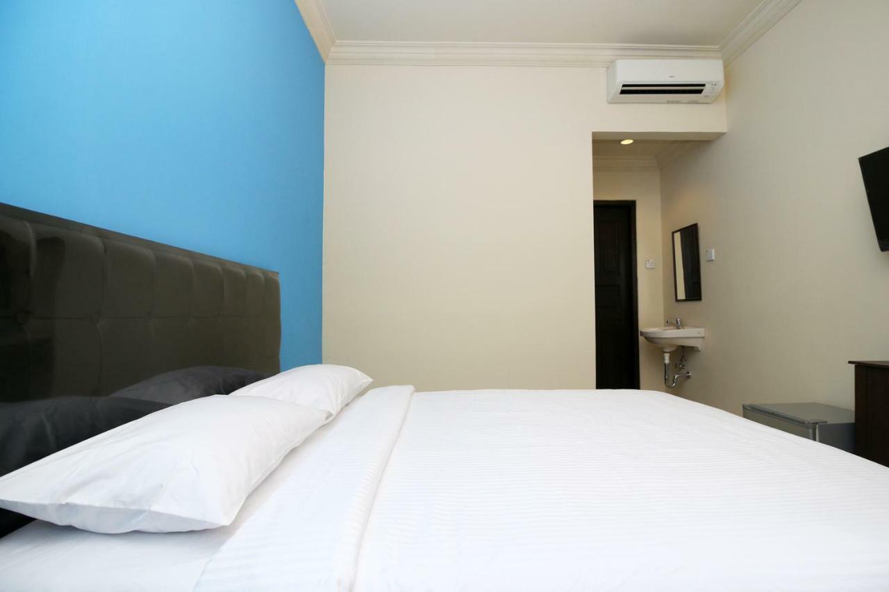 Safina Inn Syariah Sekupang Batam Bagian luar foto
