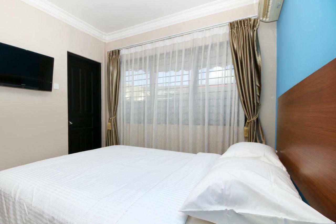 Safina Inn Syariah Sekupang Batam Bagian luar foto